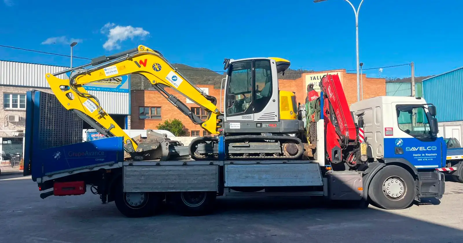 Camion cargado excavadora