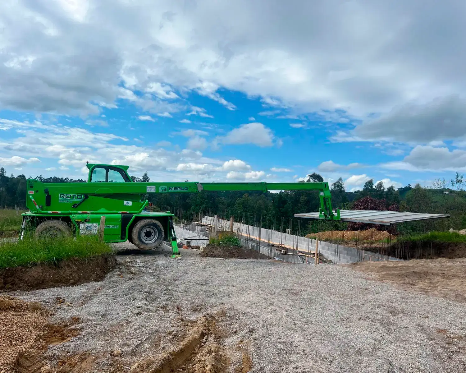 Manipulador telescópico roto